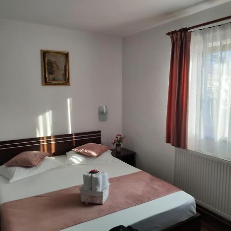 Casa Fabrizio Hotel Călimăneşti Exterior foto