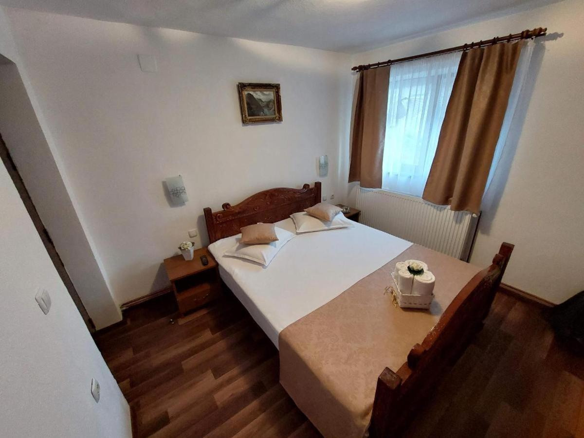Casa Fabrizio Hotel Călimăneşti Exterior foto